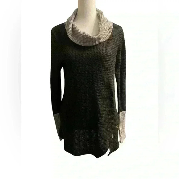 SHEIN Tops - SHEIN Cowl Neck waffle pattern in black with cuffs & cowl neck in gray size MED